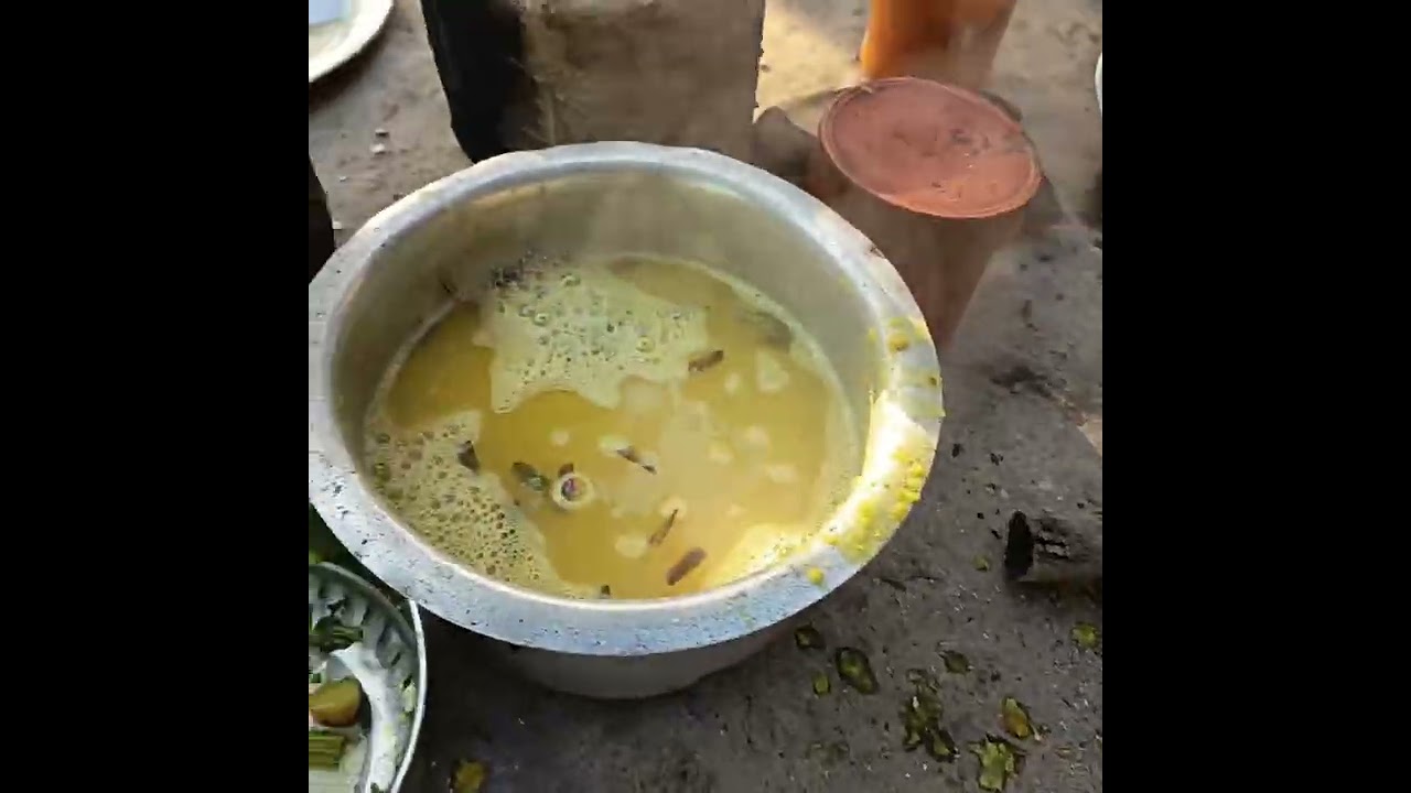 Raju's Sabji cooking style is very different from others. 😋😲 @HappyFamilyDang 