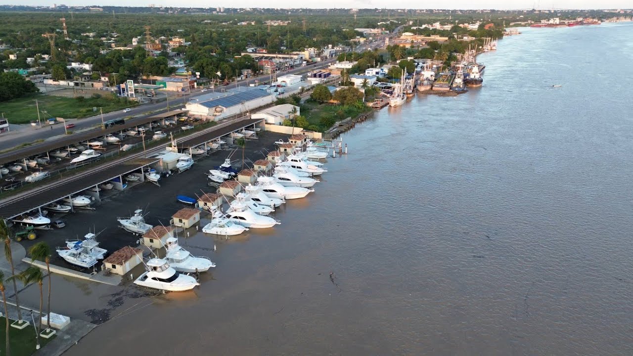 Crecida Rio Pánuco  Moralillo, Limites Veracruz y Tamaulipas #Tampico #Riopanuco Lunes 13, 6 pm 