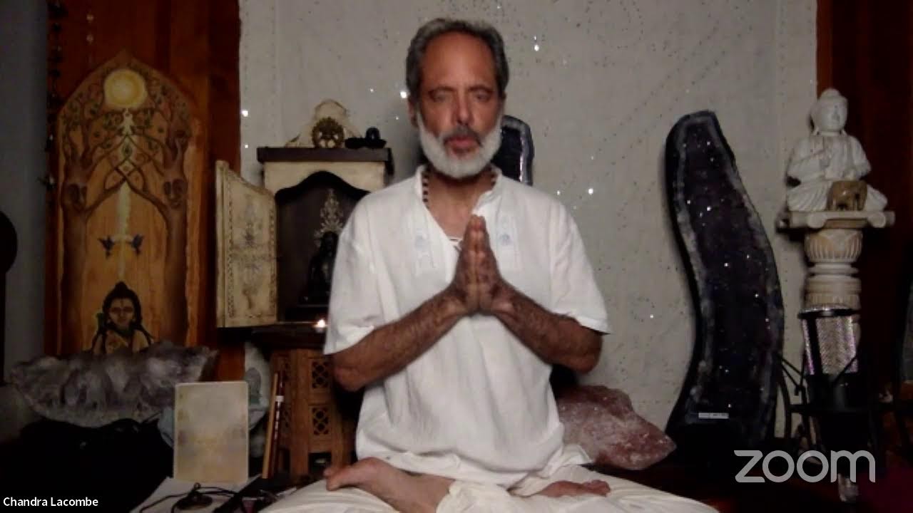 Kirtan roda de Mantras e MDB com Chandra