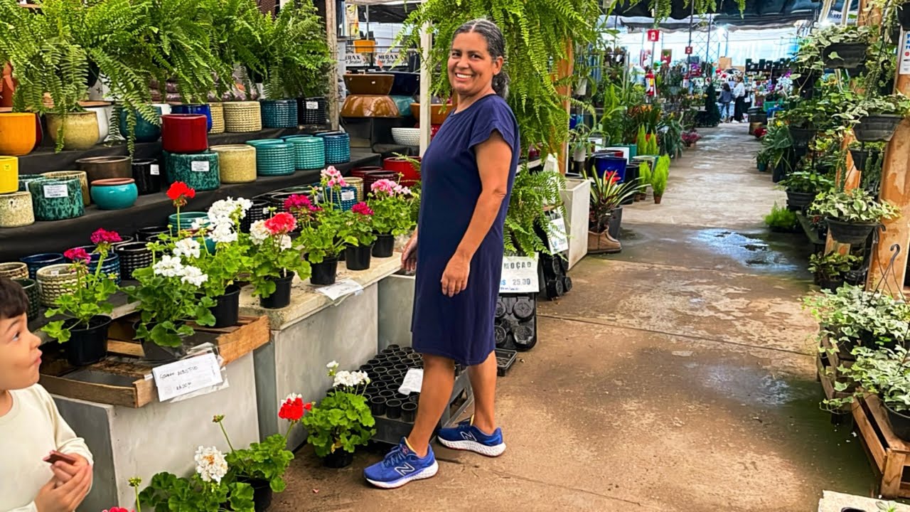 Vem comigo fazer comprinhas para o jardim 