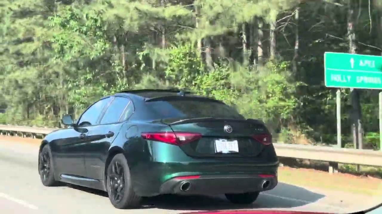 Stage 1 Tuned Alfa Romeo Giulia 2.0 Exhaust Sound (Pops and Bangs)