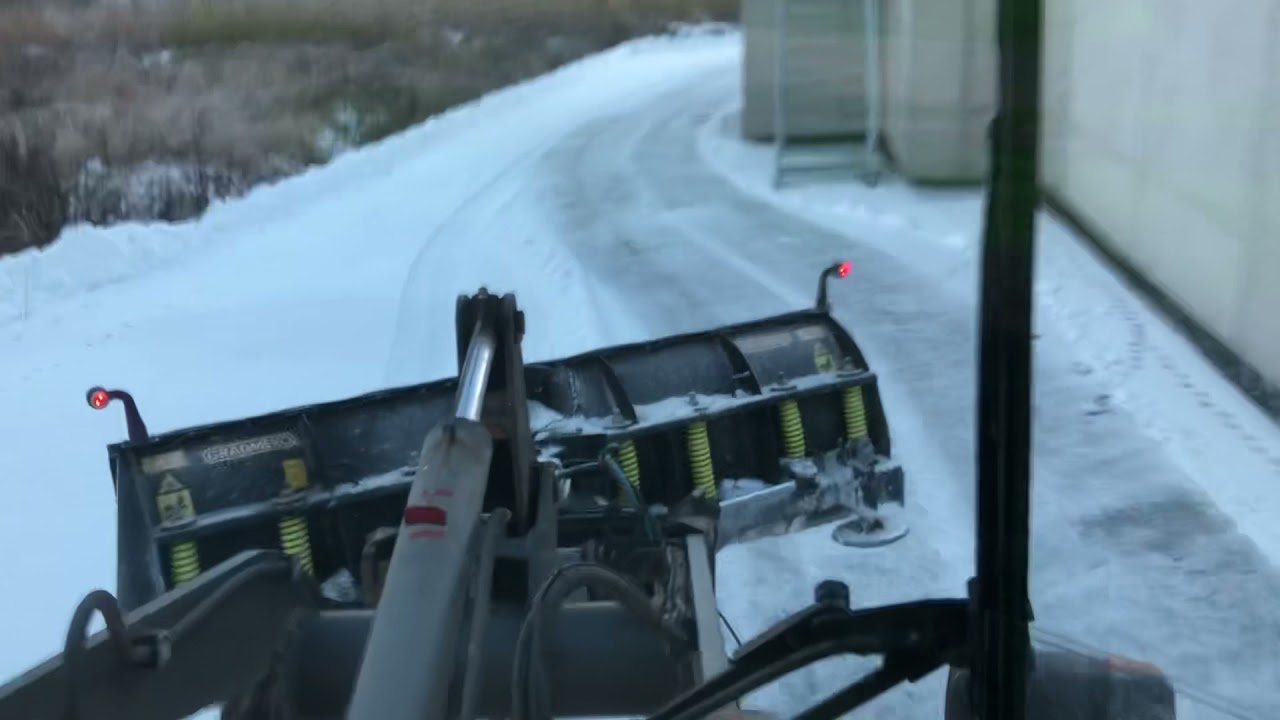 Snöröjning med Volvo l30G