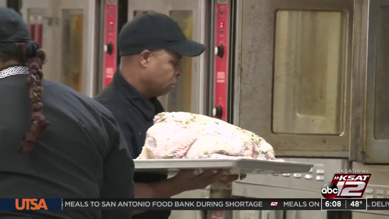 Convention center staff, volunteers work long hours preparing annual Thanksgiving meal