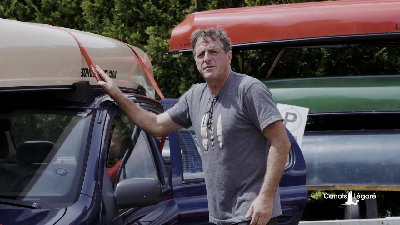 Transporter un canot sur une voiture sans support de toit