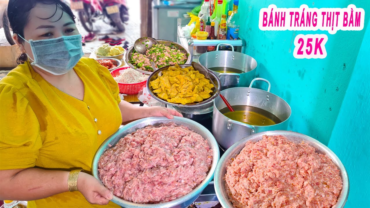Chủ quán Bánh Tráng Mỡ Hành Thịt Bằm chia sẽ bí quyết làm bánh tráng ngon