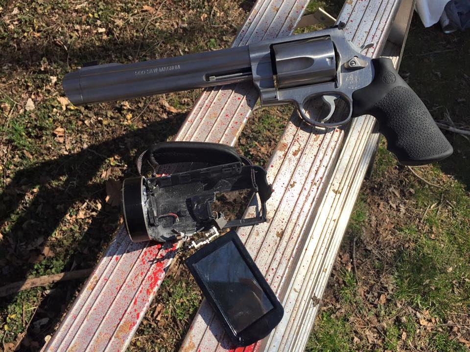 Smith & Wesson 500 VS Vivitar 990hd