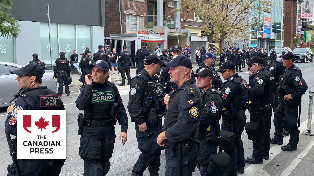 Multiple arrests at competing immigration rallies in Toronto