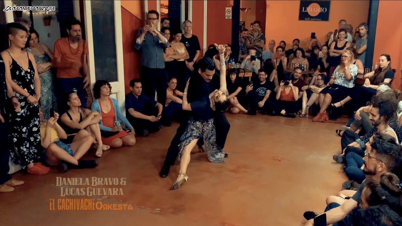 EL CACHIVACHE - Daniela Bravo & Lucas Guevara. Abandono, tango demo en La Cachivacheria Milonga
