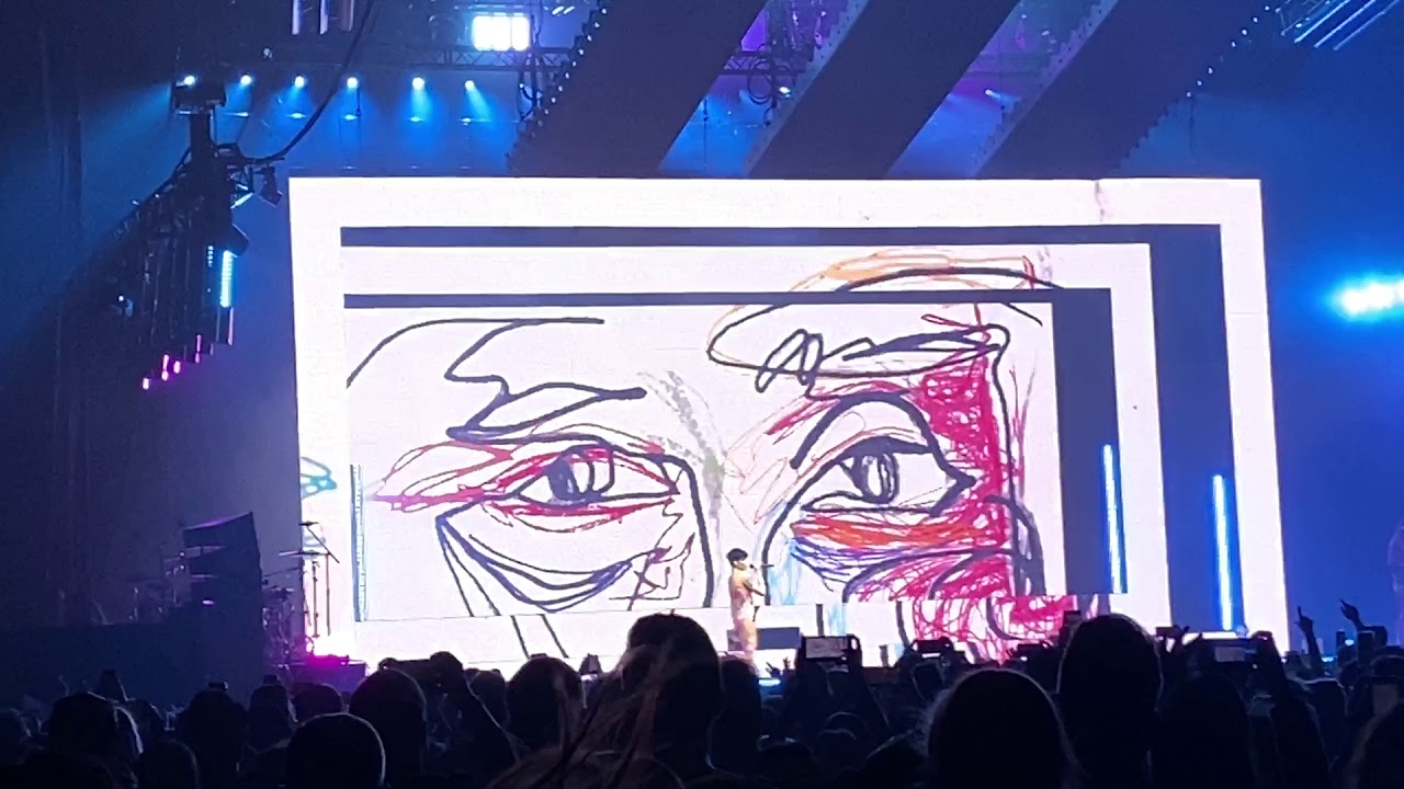 Colors - Halsey | Manic Tour | First Concert - Madrid Spain