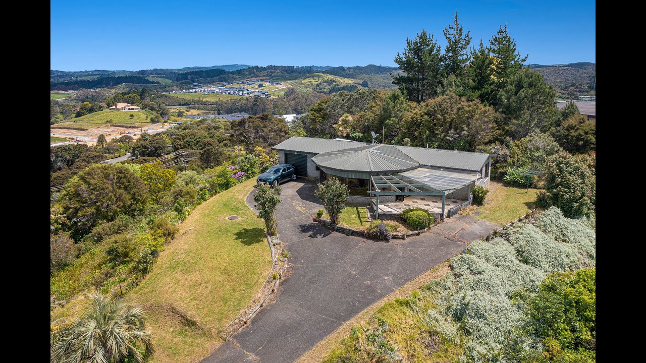 9 Maire Road, Orewa - On Top of the World