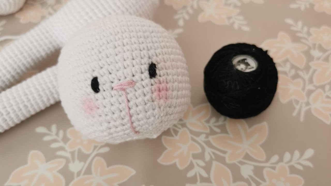 How to make  simple embroidered eyes and nose?Basit bir şekilde göz ve burun işlemesi nasıl yapılır?