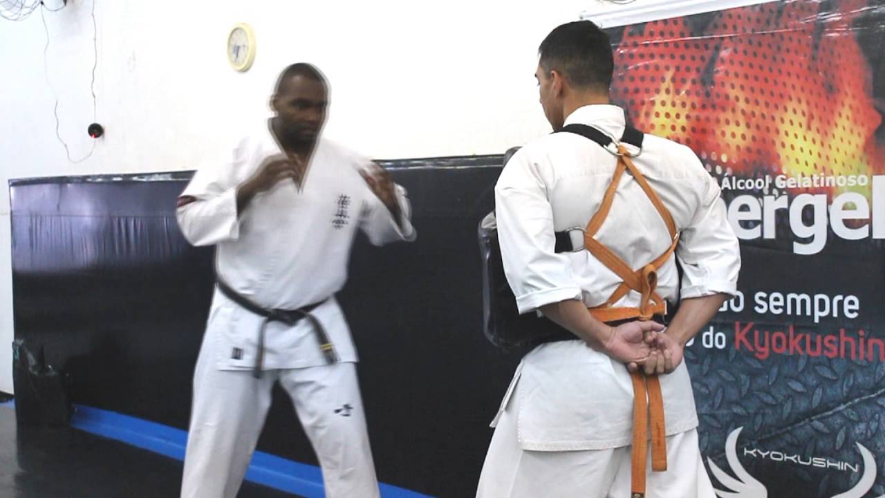 Chute Frontal Kyokushin - Ewerton Teixeira - Round One