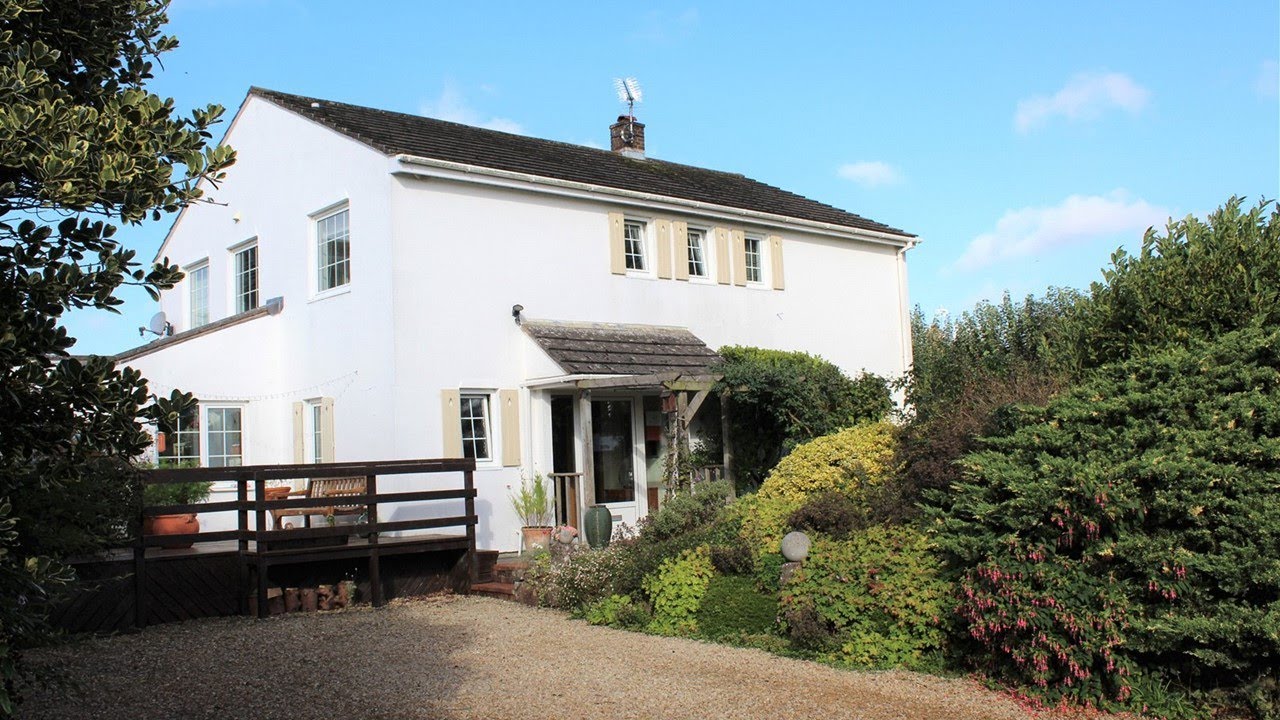 Seddons Estate Agent - Coombe Farm, Old Village, Willand