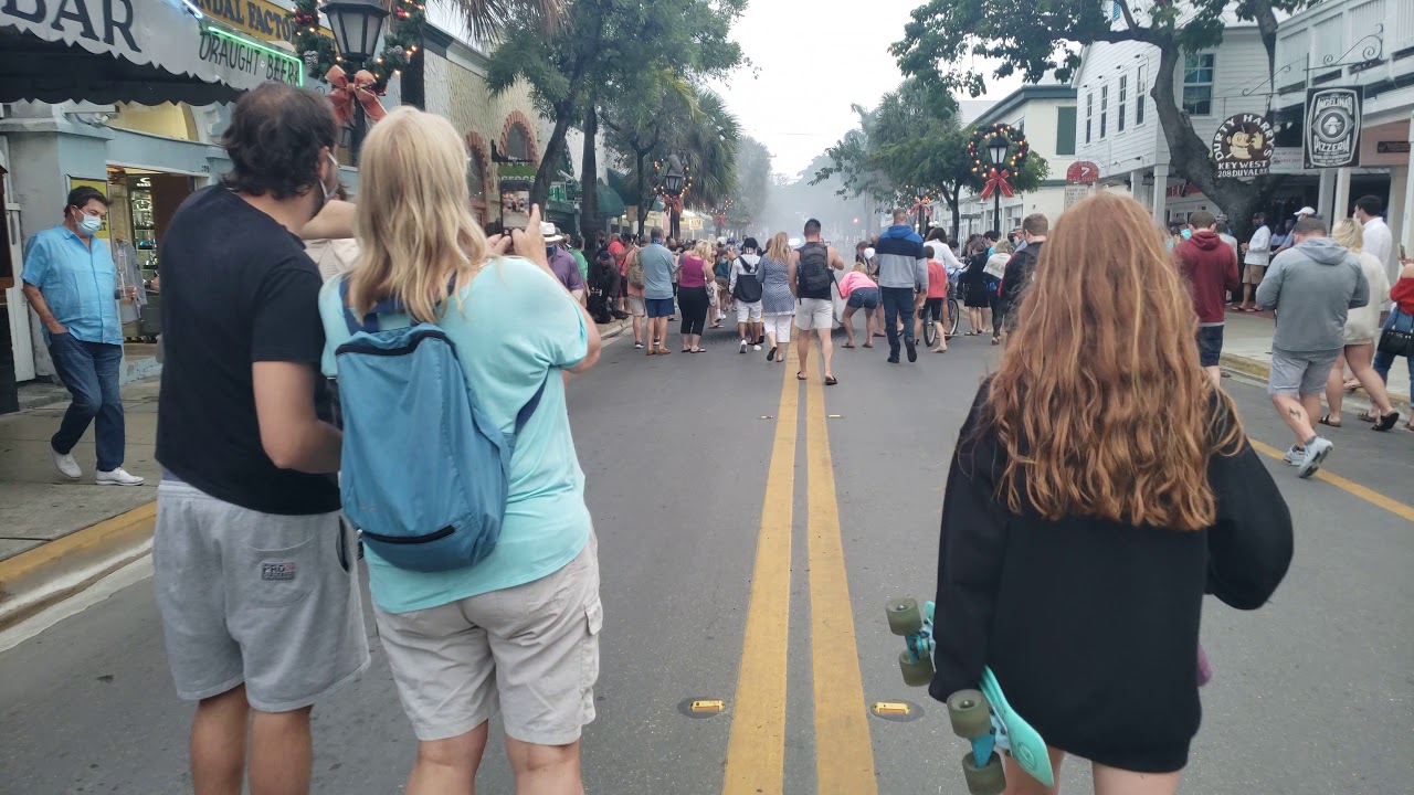 🏎Kurt Busch does a burnout in Key West on Duval Street!🏁
