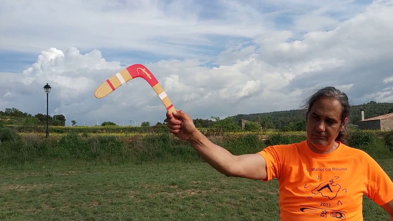 C&oacute;mo se lanza un boomerang - How to throw a boomerang
