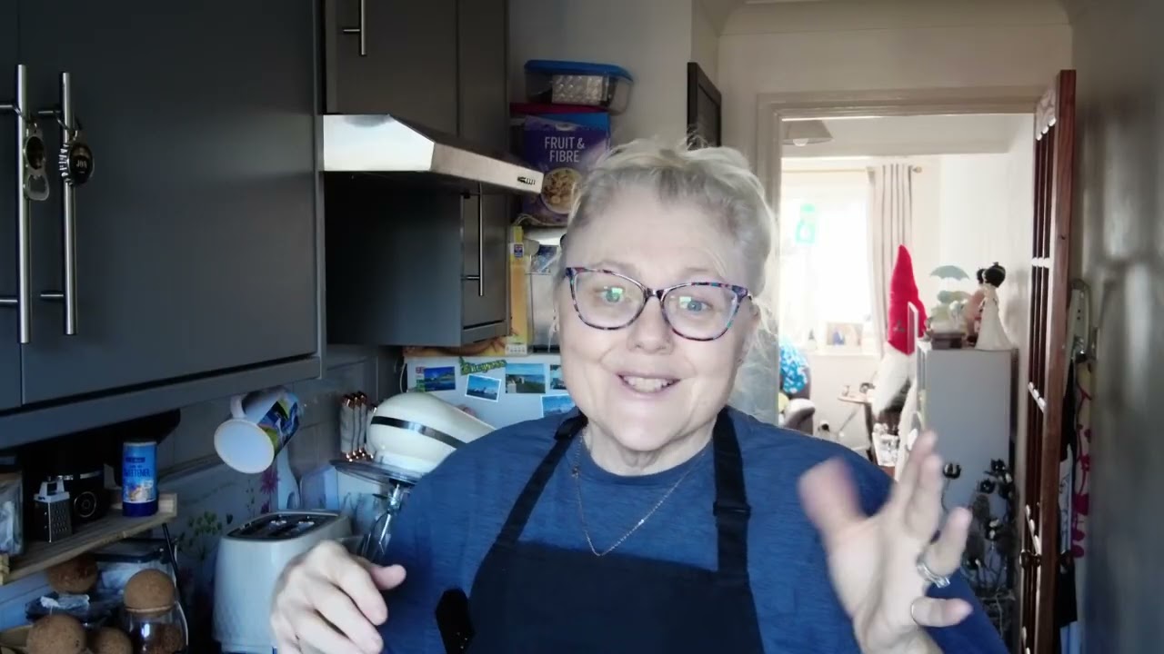 Welcome Back To My Little Kitchen !