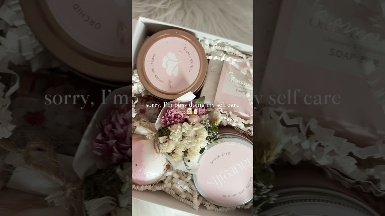 A full at-home spa experience in a box 🌸🎀🧖&zwj;♀️by Laur Gifts