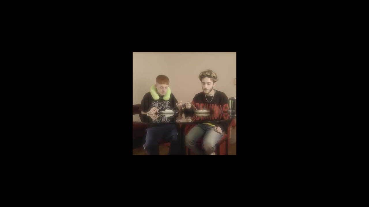DILLOM - CASIPEGADO (ft. MUEREJOVEN) | LETRA