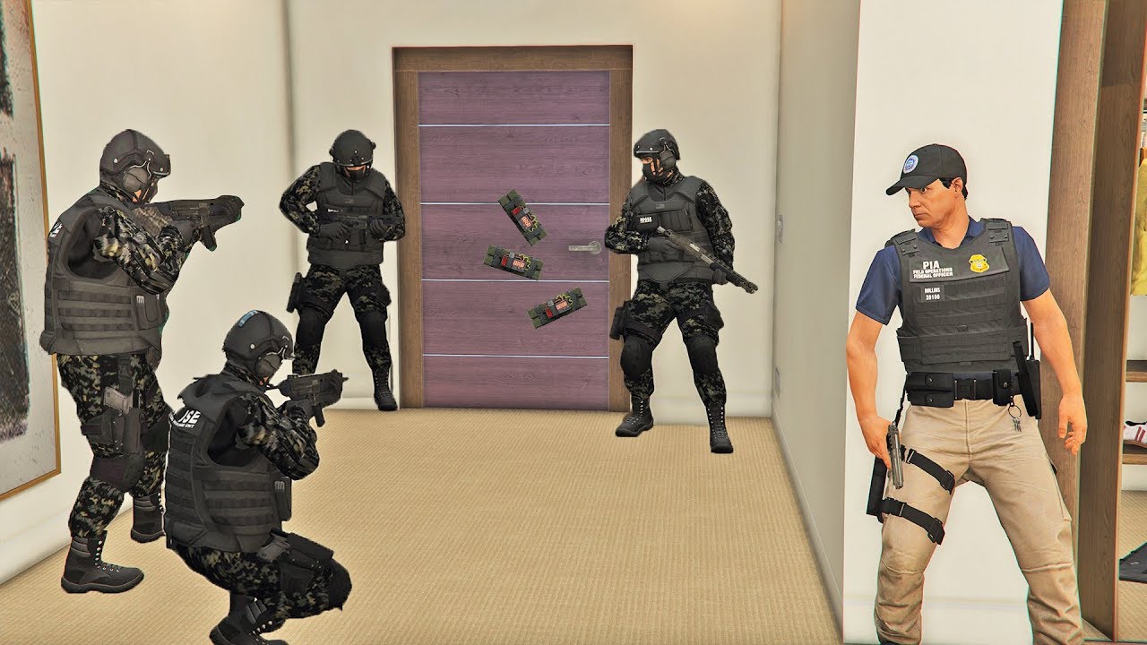 GTA 5 - SWAT Team Making Arrests 