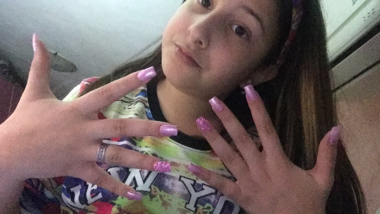 Mi faccio le unghie 💅 per la prima 🥇 volta 😊