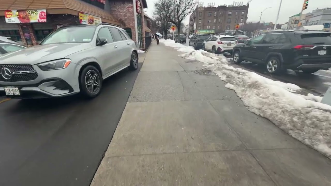 CAMINANDO NORTHERN BLVD