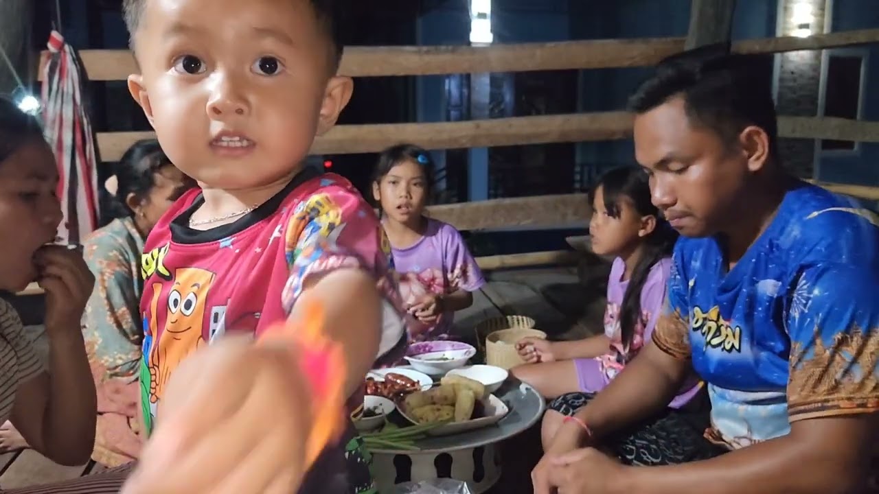 กิสข้าวแลงปี้งเคื่องในไก่ชื้อมาจากงานบุณ