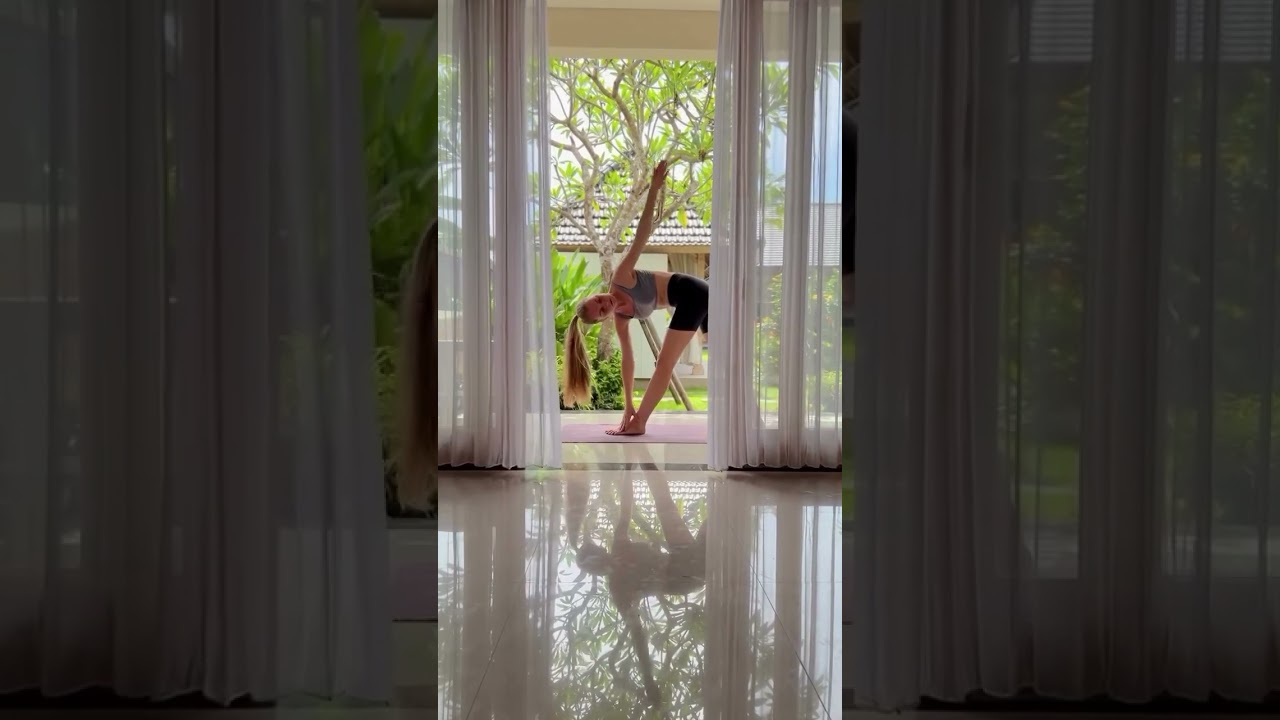 Доброе утро🌿самая любимая часть начала дня - мое тело #ashtangyog #ashtangavinyasayoga #yoga #bali