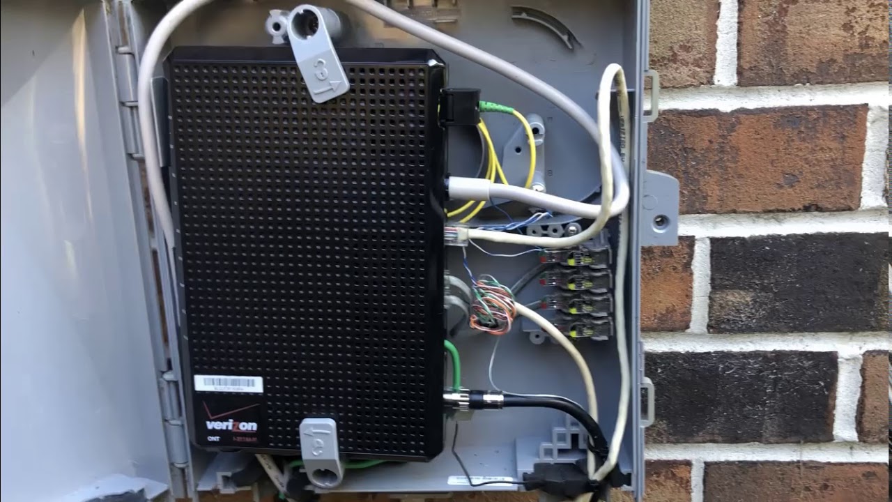 Inside A Verizon Fios Box (ONT-Demarc) (Speedtest)