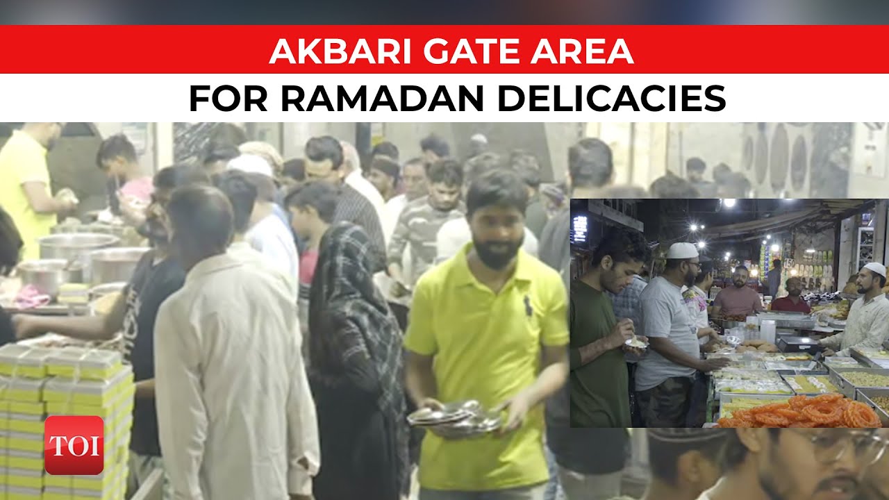 Ramzan 2023 | Foodies throng Lucknow's Akbari Gate area for Ramadan delicacies
