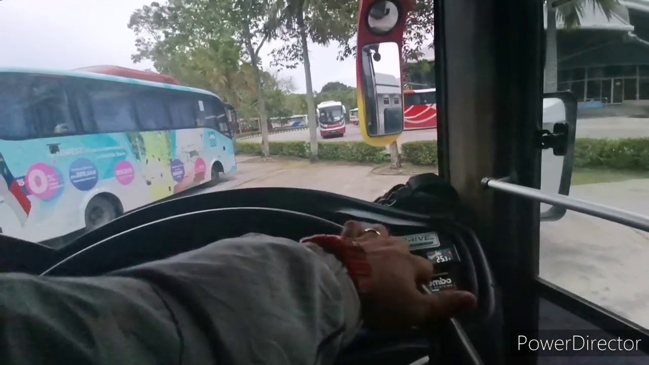 Permulaan hari berkerja pemandu bas melaka
