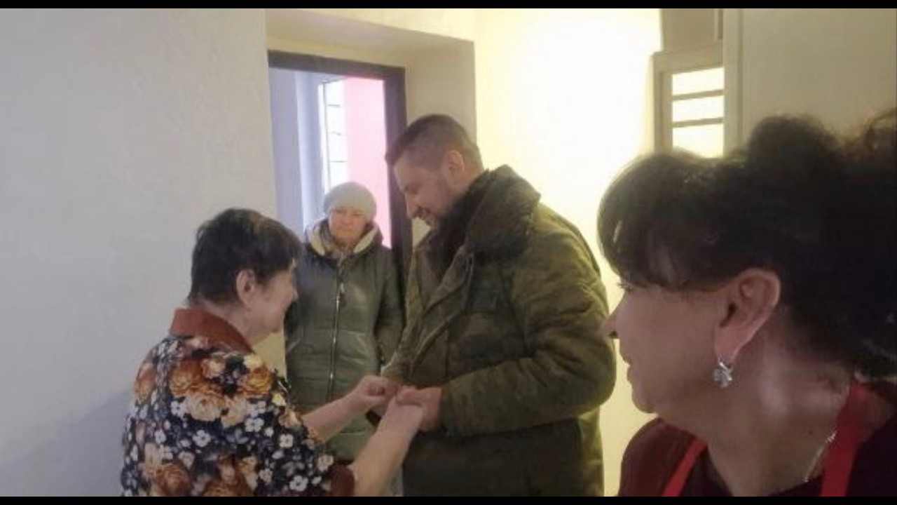 Хорошая новость. Долгожданная встреча. Пеку блины на сыворотке. Не ожидали что так будет.