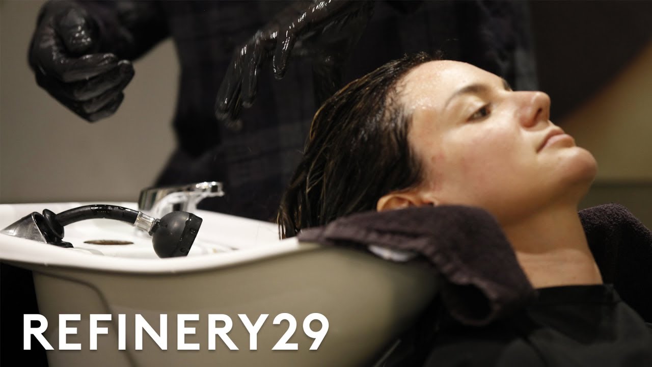 Я сделала седые пряди без особого ухода | Hair Me Out | Refinery29