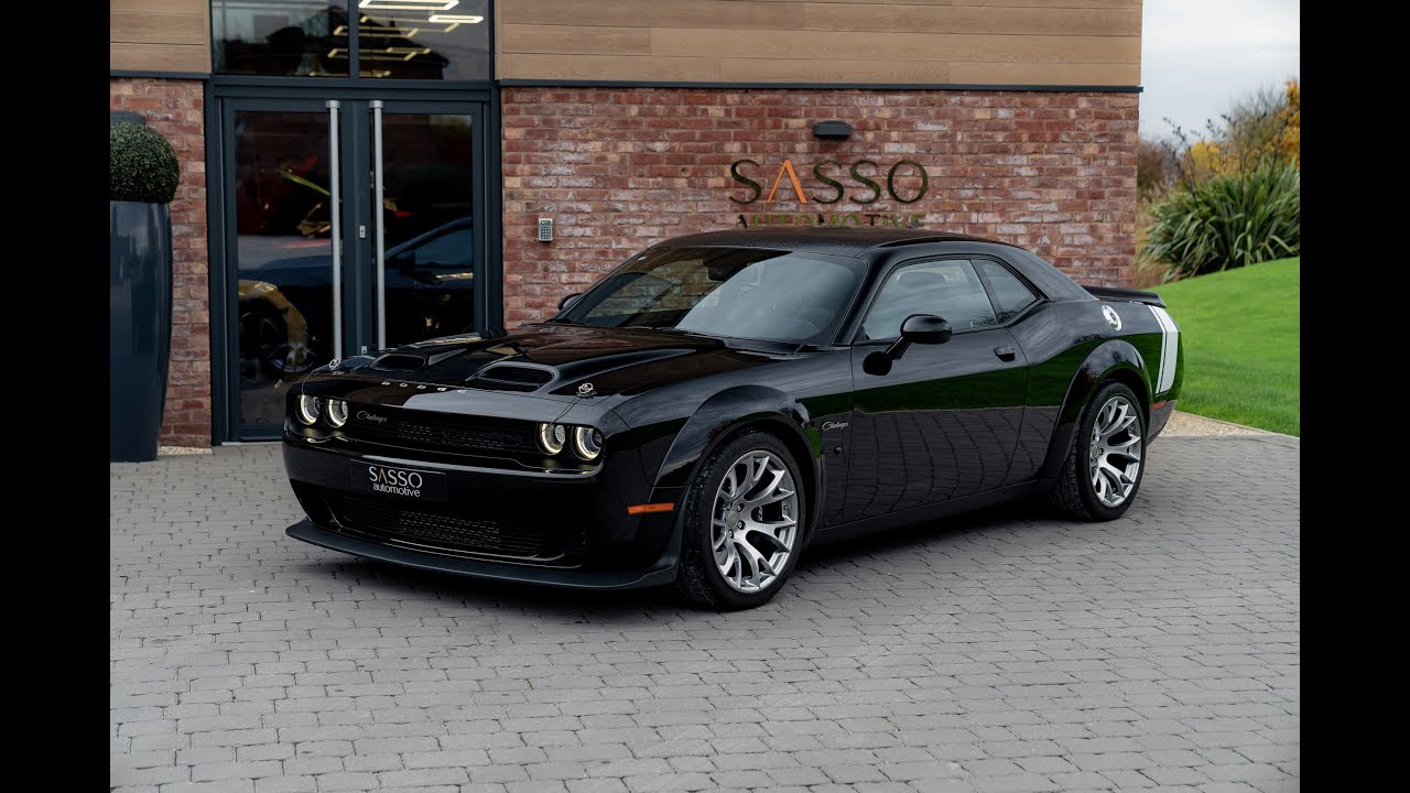 Dodge Challenger SRT Black Ghost Edition 