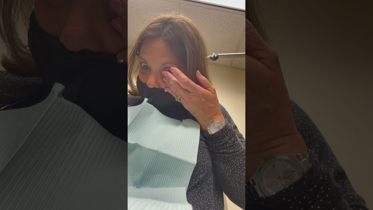 Look How Easy It Is To Insert A Scleral Lens
