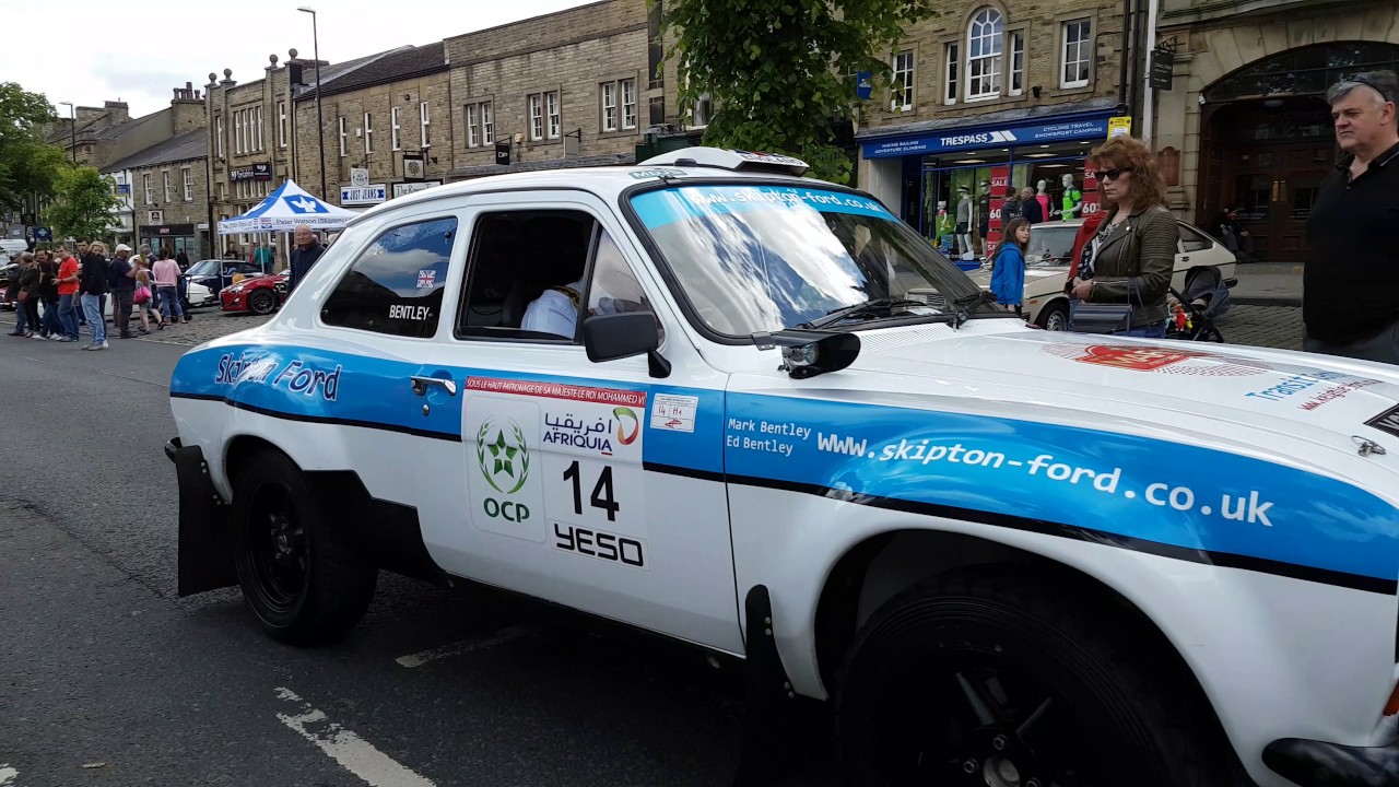 Cars leaving Skipton Car Show 2017