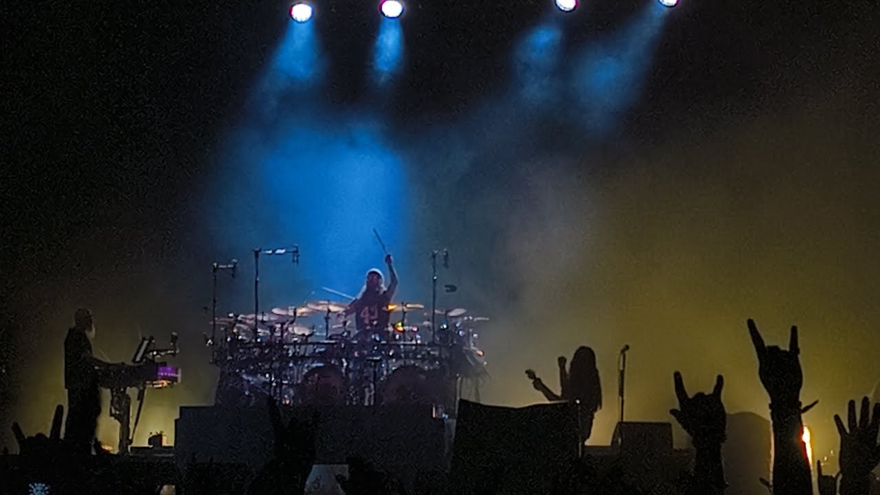 Metropolis pt 1 ENTRY || DREAM THEATER LIVE || AT KOLKATA 