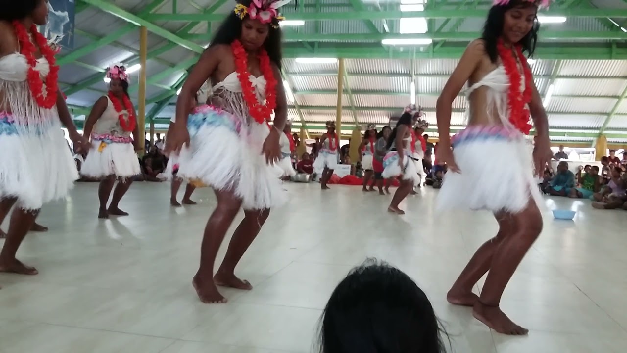 Kiribati Mix Dancing