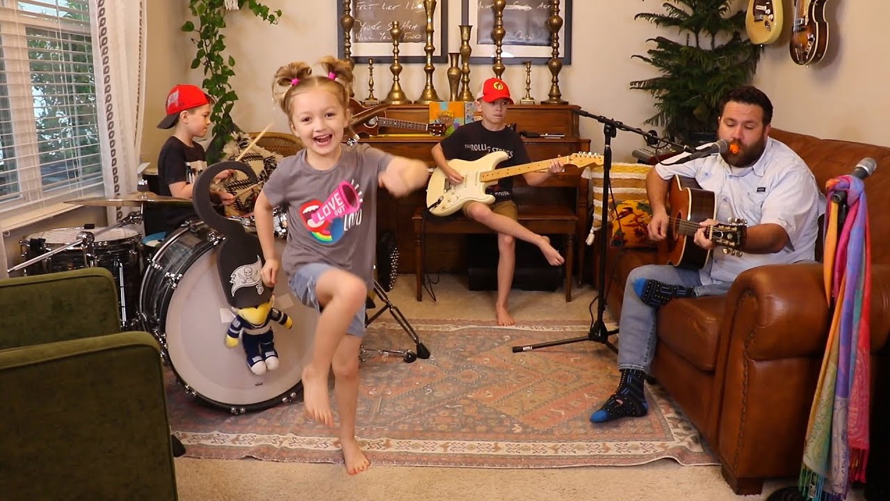 Colt Clark and the Quarantine Kids play 