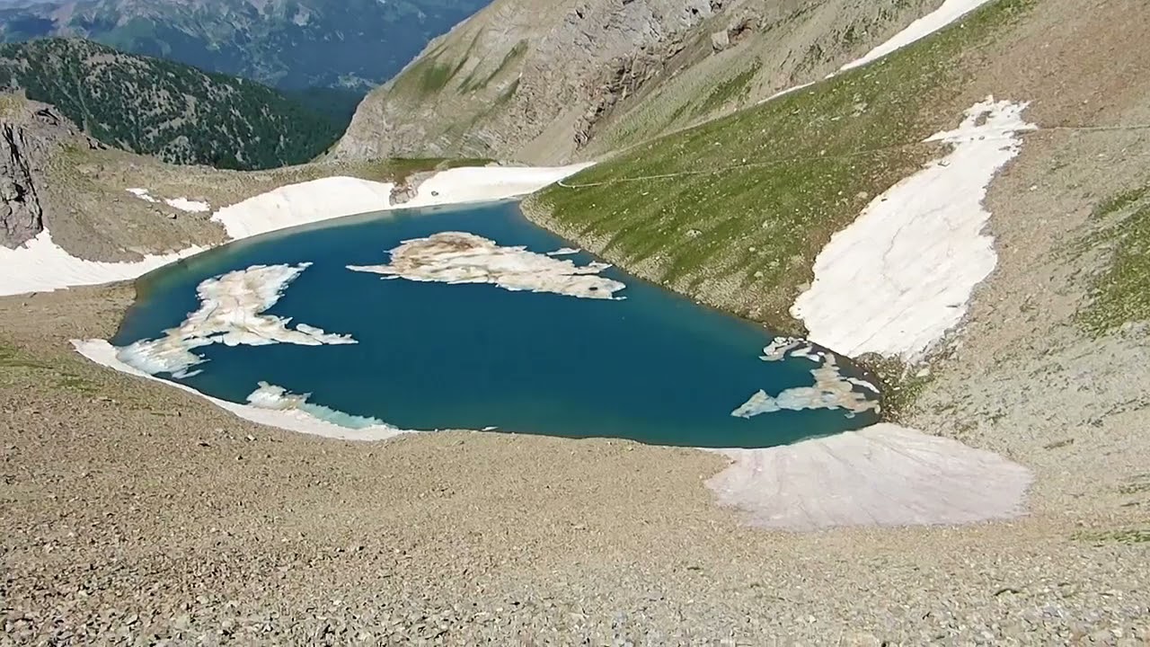 Circuit des Lacs au départ du col de la Cayolle.