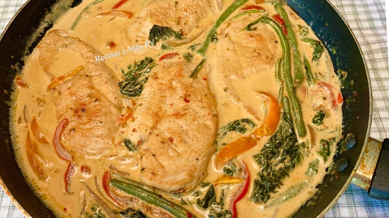 Pechugas de Pollo en una  Salsa Riquisima y Facíl con Espinacas- La receta mas facil del mundo.