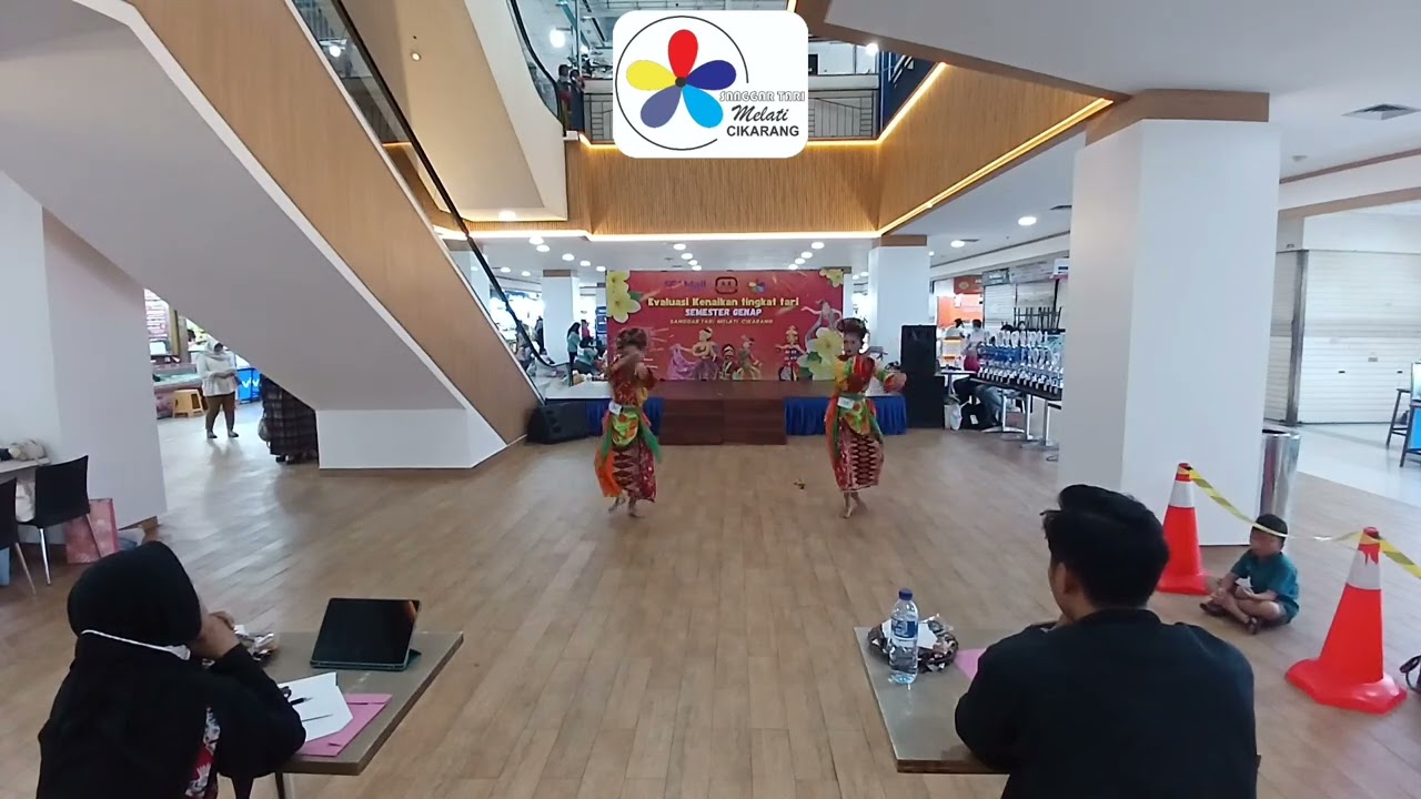 TARI ENJOT ENJOTAN ZIYAH & KAYLA II SANGGAR TARI MELATI CIKARANG