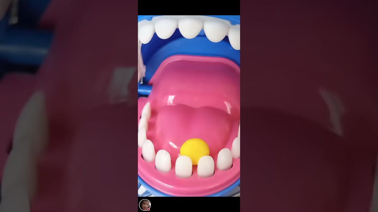 Chonila Reyes Channel  is live! shark wants candy#blue#shark#eating#candy#chocolate#caramel#flavor