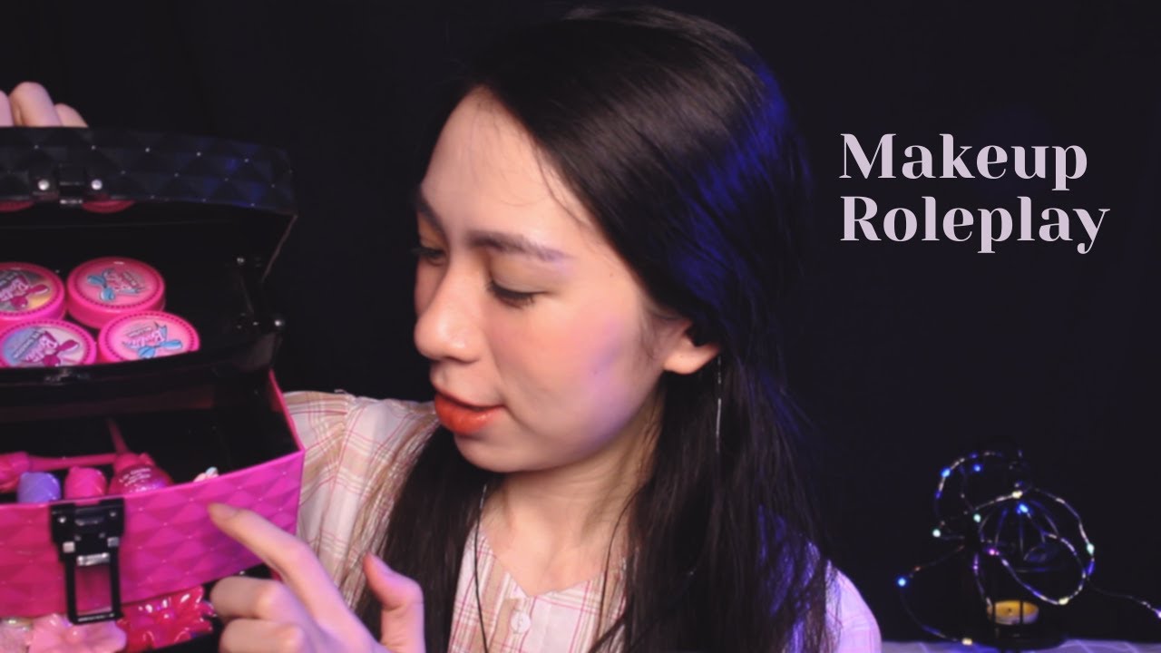 ASMR Big Sister Does Your Makeup RP (многослойные звуки, расчесывание волос, лак для ногтей)
