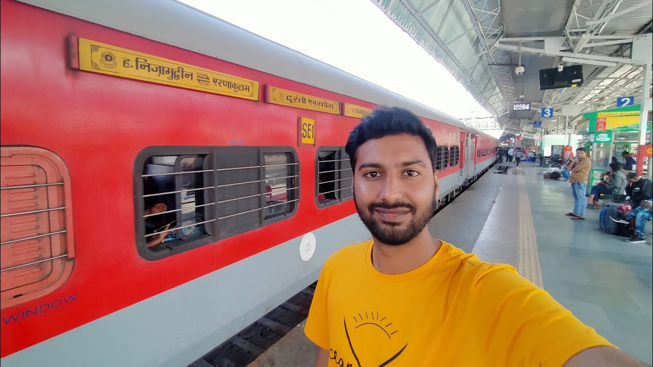 Purvanchal Express Train Journey &bull;Sachhai Pasand nhi Inhe&bull; 🤦