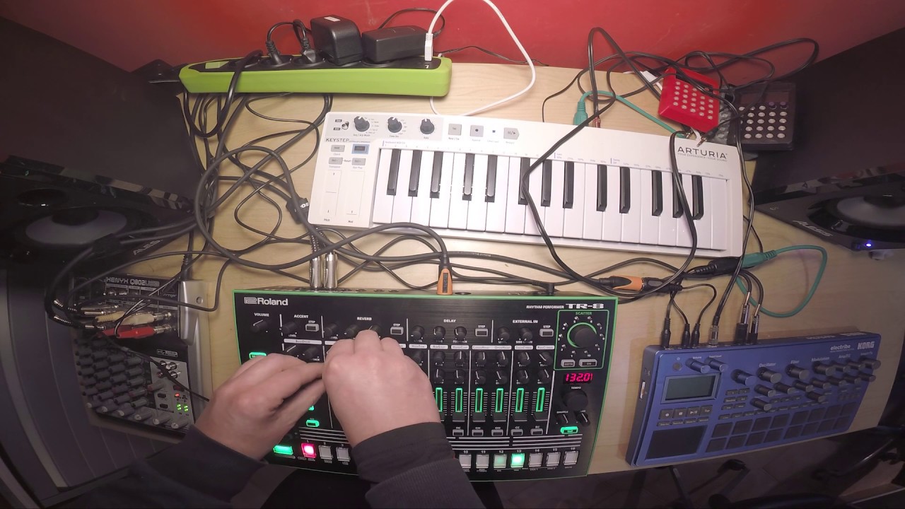 【Roland TR-8】Techno Jam 808/909 only - First Contact