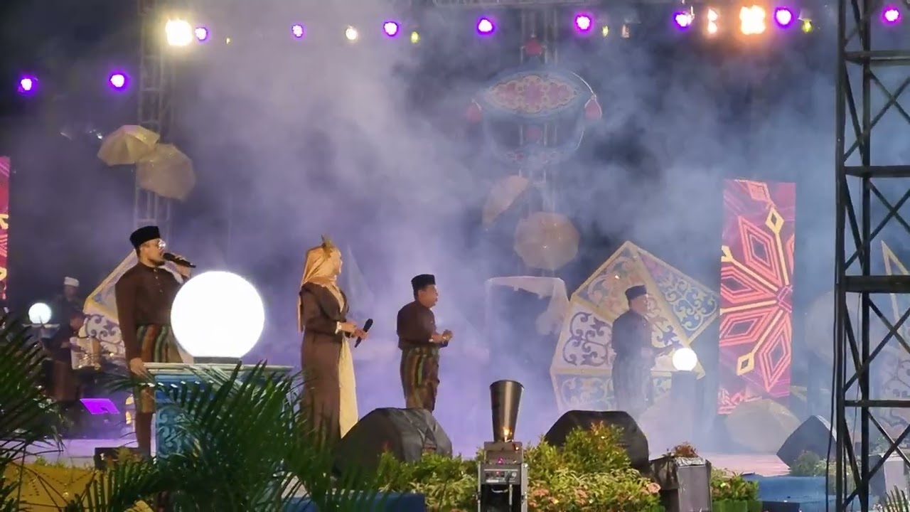 Lebah Begantong di GEMES 2025 depan Istana Maimoon Ikan dlm kolam @SupriadibinPaijovlogger