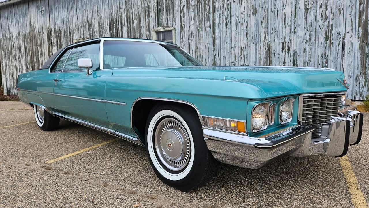 Внешний вид Cadillac Coupe DeVille 1972 года, продаётся, пробег 34 600 миль, без ржавчины, калифо...