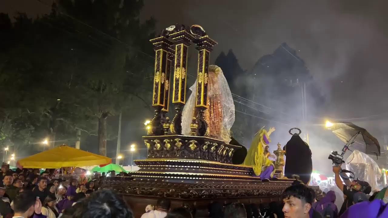 Paso por la Merced de Jesus Nazareno de la Caida y Santisima Virgen de Dolores de San Bartolo
