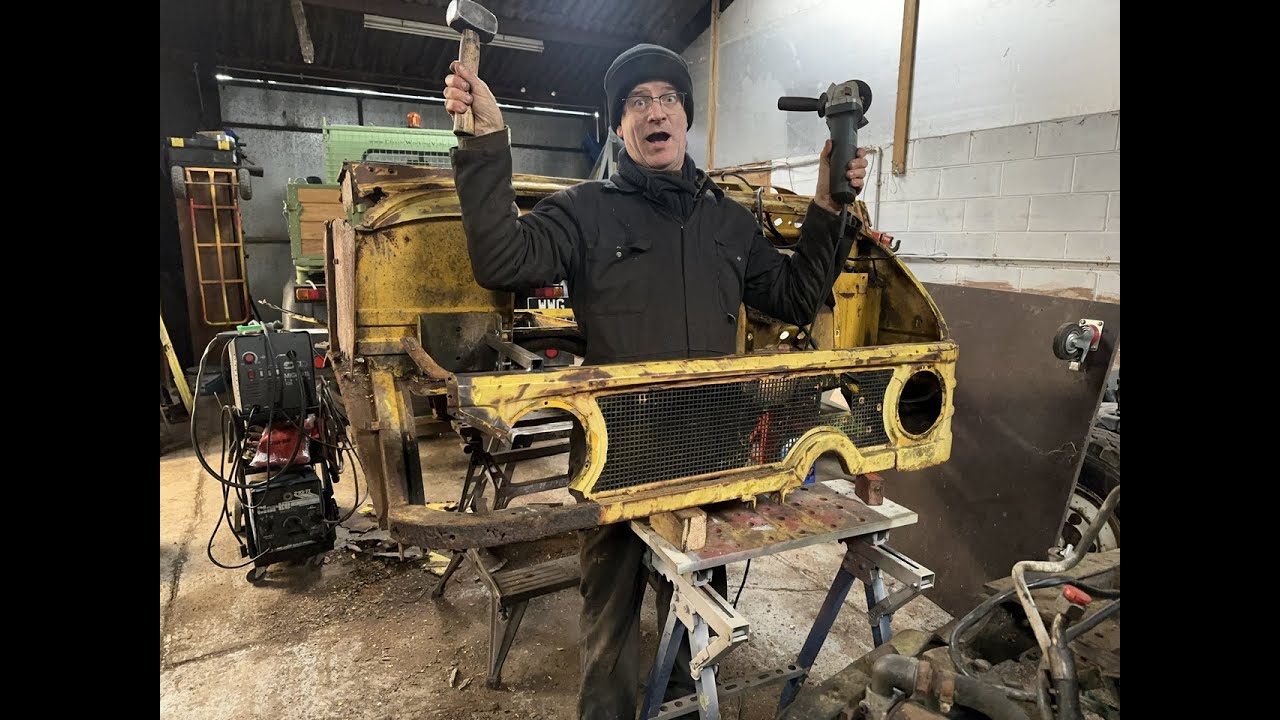 Heat, hammers and rot! Unimog 421 restoration (part 2)