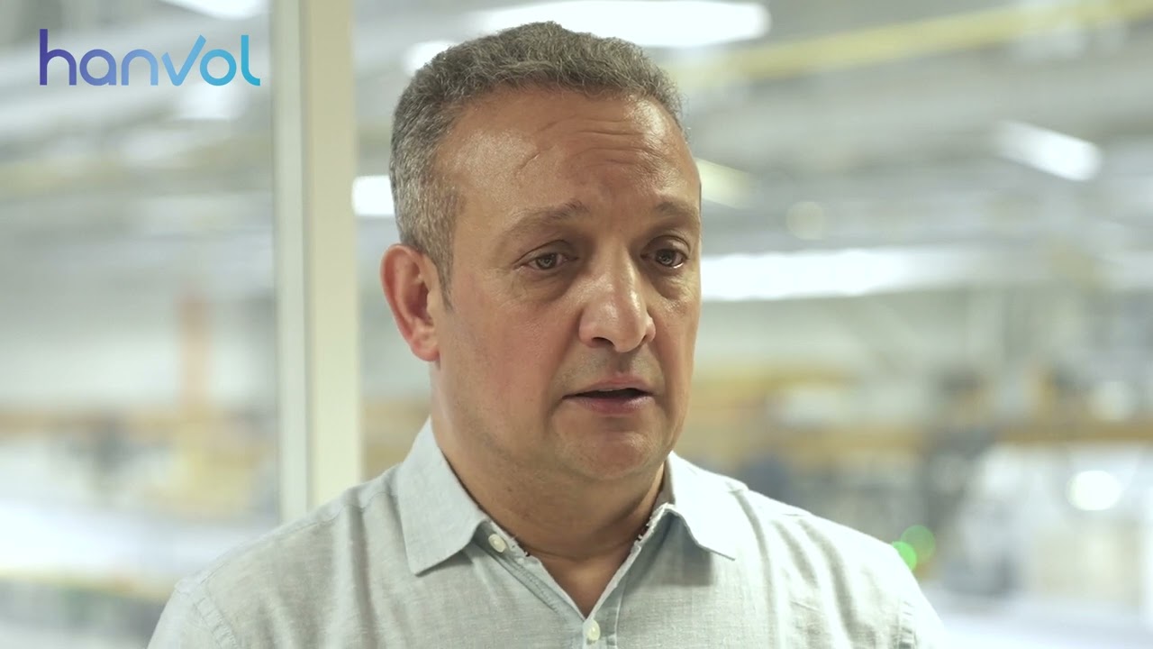 Mohammed, 52 ans, en  BTS ATI, Assistant Technique d’Ingénieur  en alternance avec AIRBUS COMMERCIAL